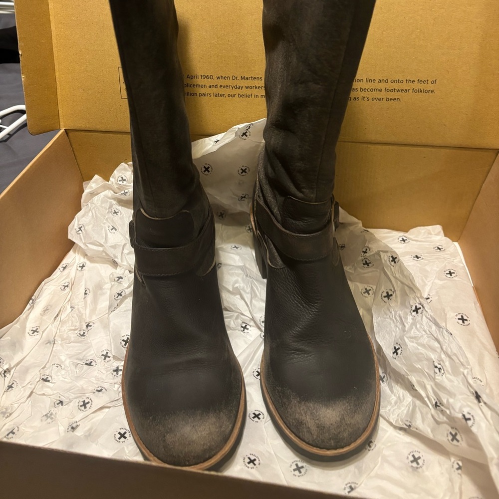 Doc Martens Becca dark brown boots - Picture 5 of 8